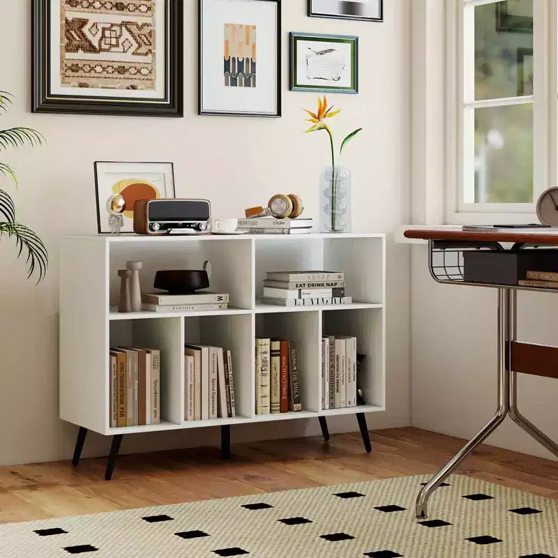 Meuble pour tourne-disque avec station de recharge, étagères ouvertes et compartiments – Marron/Blanc