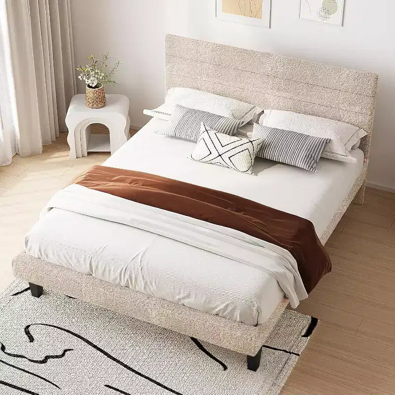 Lit plateforme rembourré en bouclette beige avec tête de lit réglable et lattes en bois – Silencieux