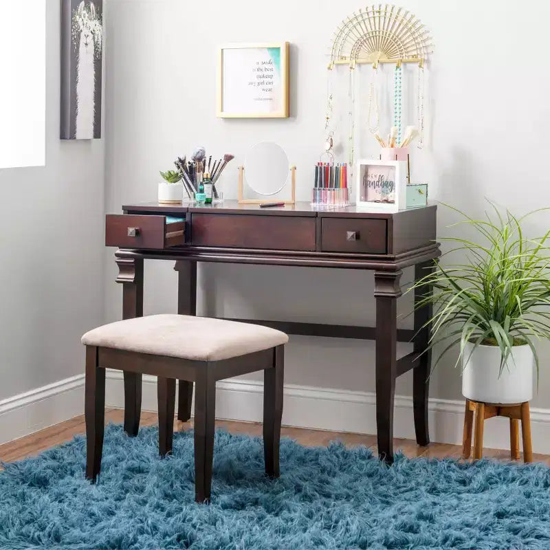 Coiffeuse traditionnelle en noyer avec miroir escamotable, 2 tiroirs et tabouret rembourré crème